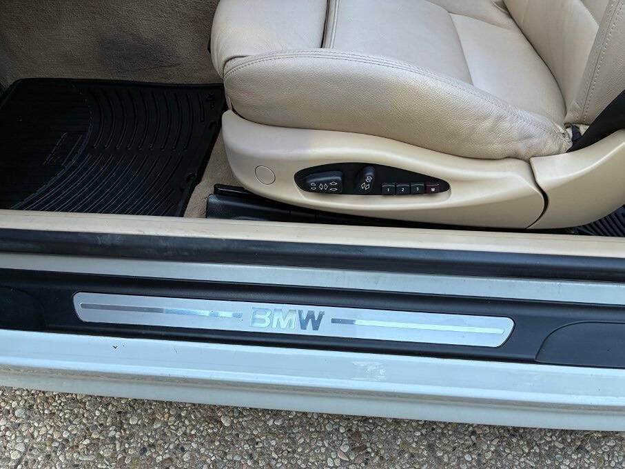 Used 2004 BMW 325Ci Convertible RWD image 24