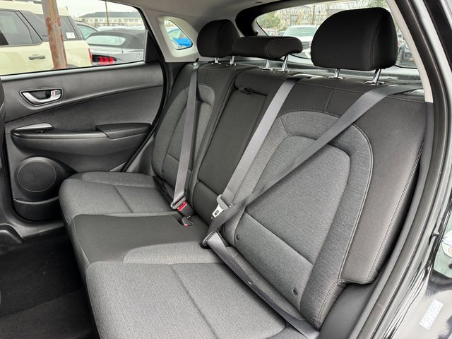 Used 2023 Hyundai Kona SE image 16