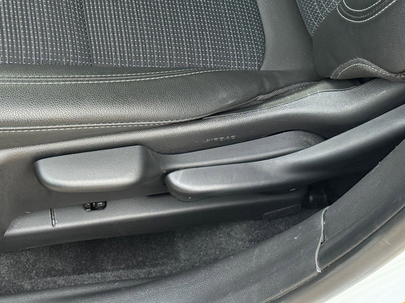 Used 2025 Buick Envista Preferred image 22