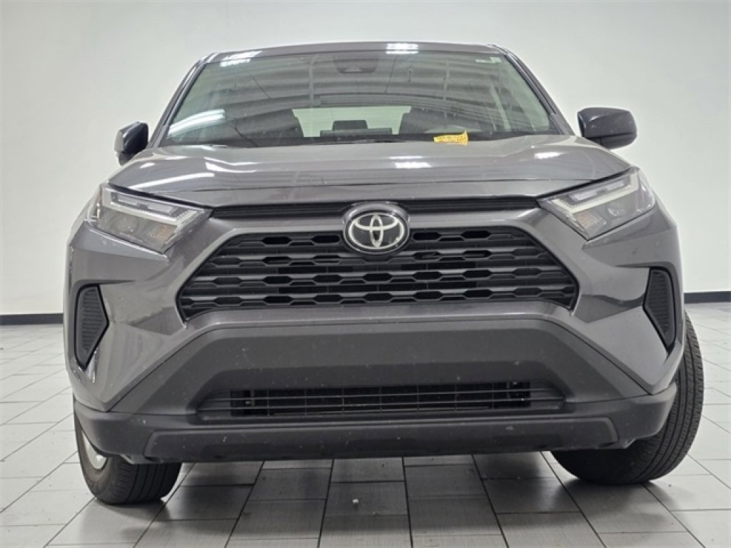 Used 2023 Toyota RAV4 LE image 9