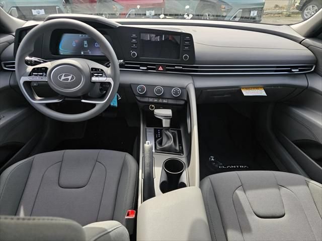 New 2026 Hyundai Elantra SE FWD image 14