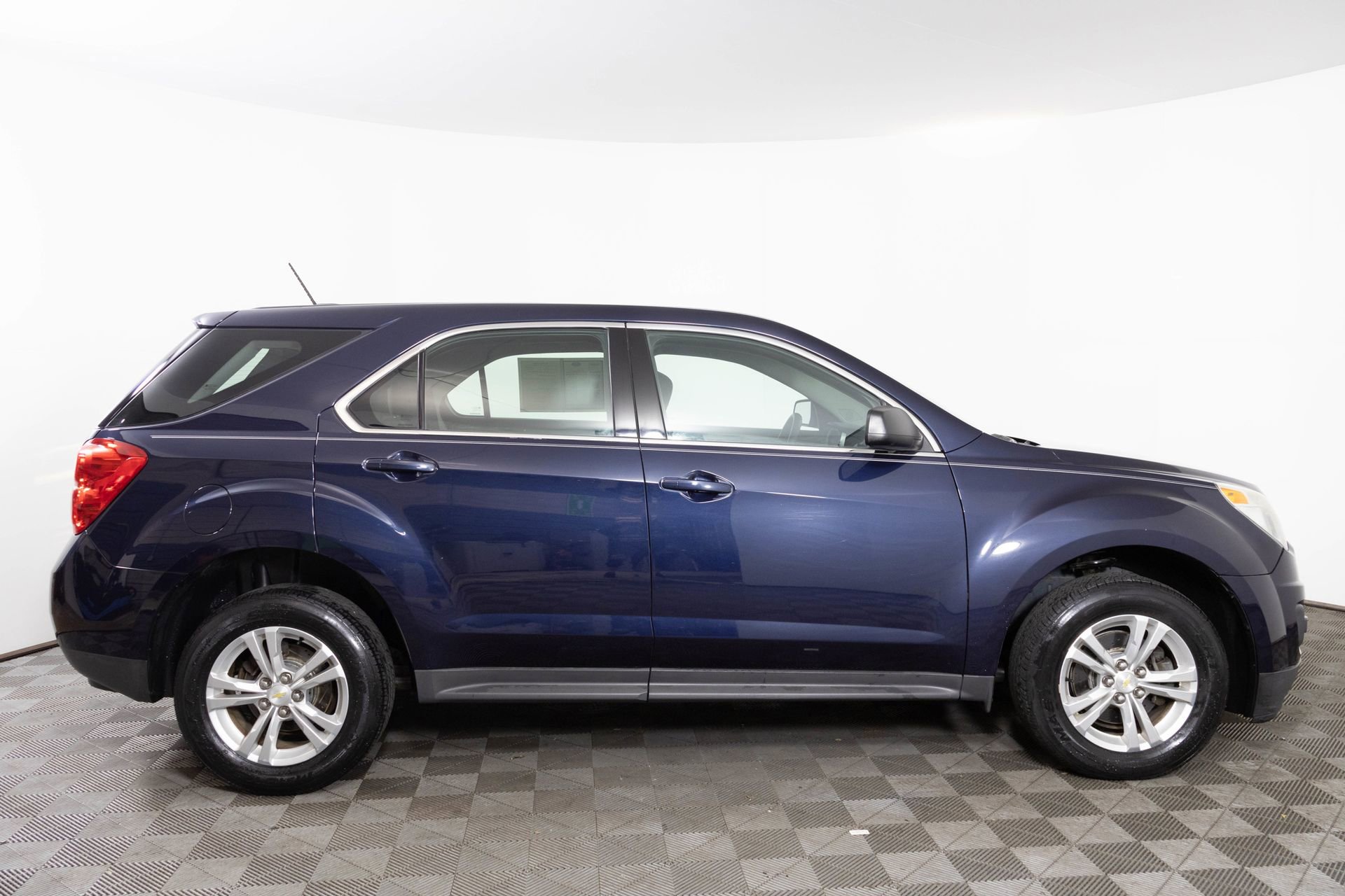 Used 2015 Chevrolet Equinox LS image 8