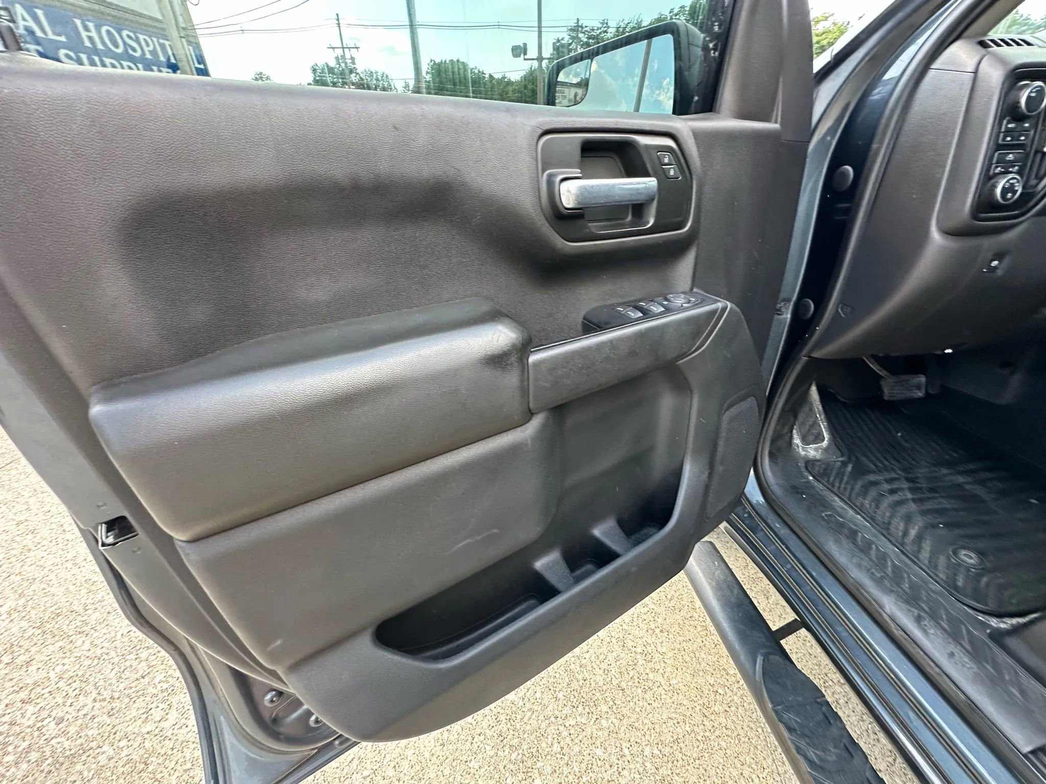Used 2020 Chevrolet Silverado 1500 Custom Trail Boss w/ LPO, Dark Essentials Package image 14