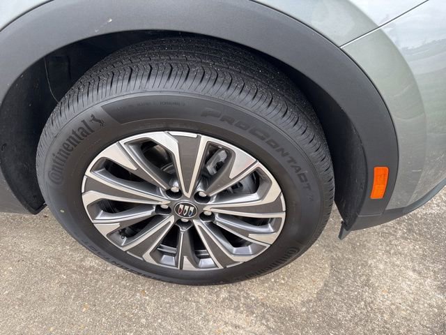 Used 2024 Buick Envision Preferred AWD/4WD image 5