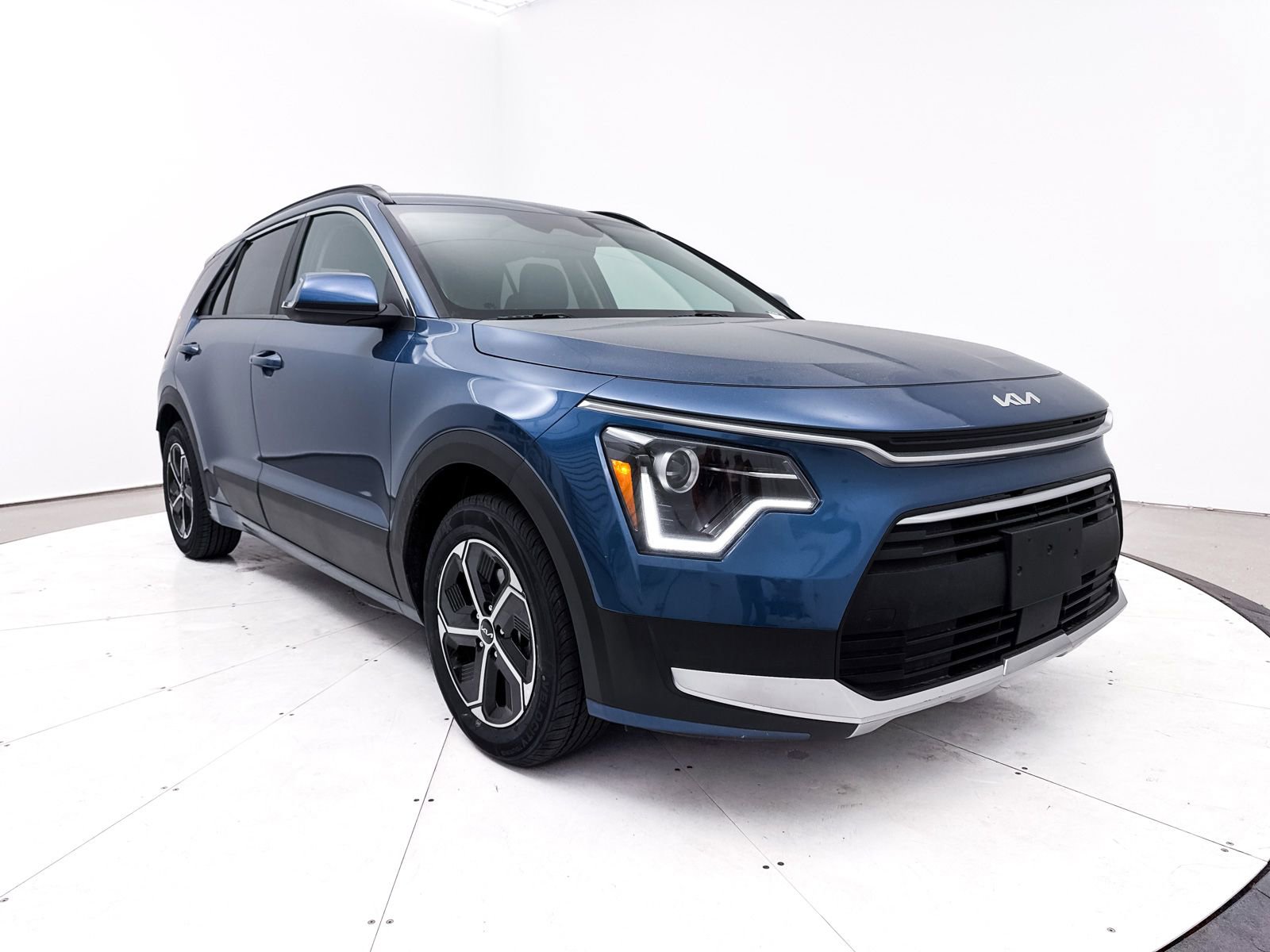 Certified 2024 Kia Niro EX Touring image 11