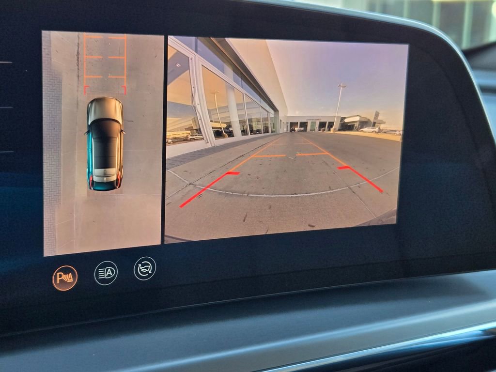 Certified 2024 Cadillac Lyriq Luxury w/ Nappa Leather Package image 19