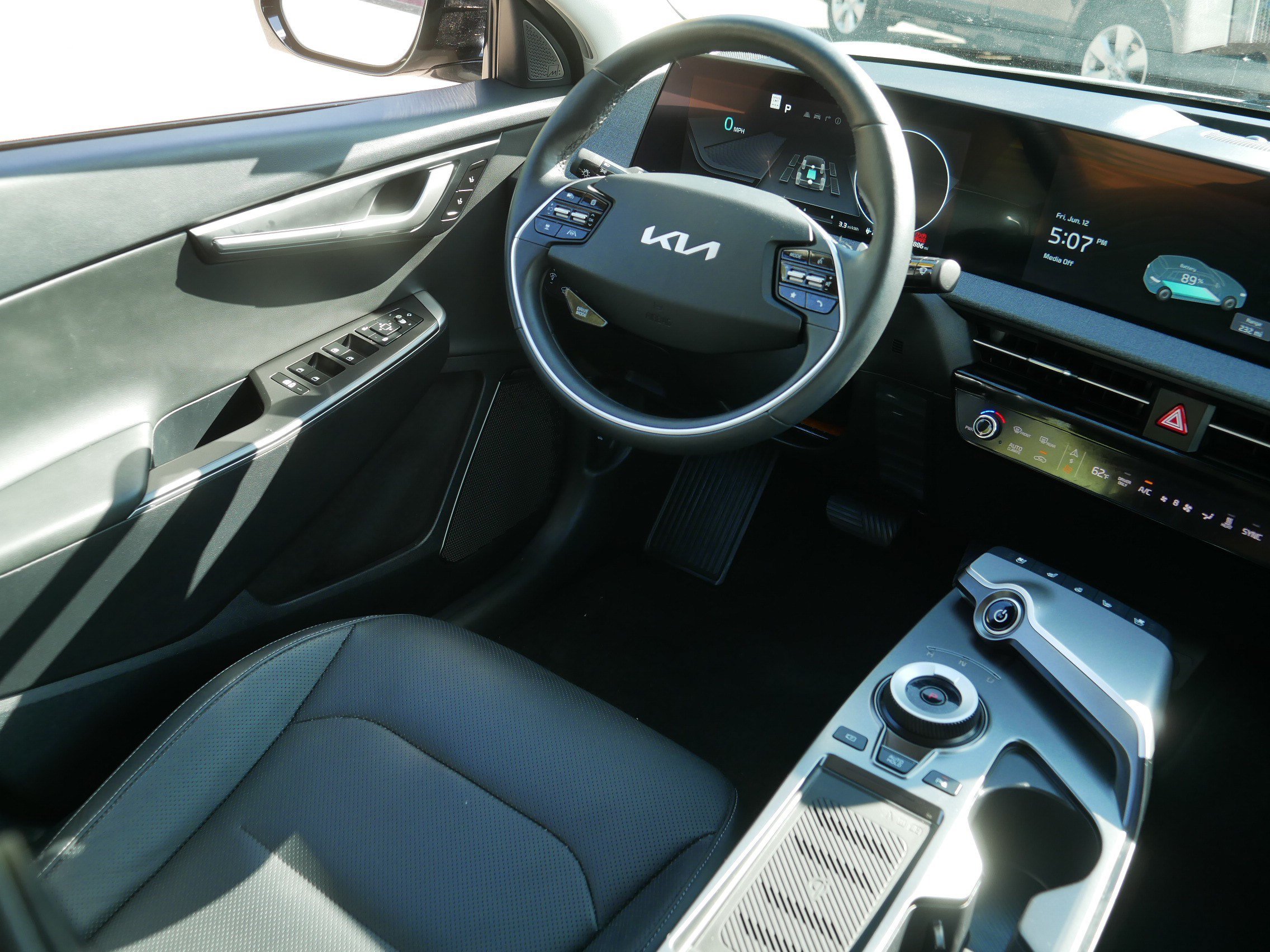 Certified 2022 Kia EV6 Wind AWD/4WD image 9