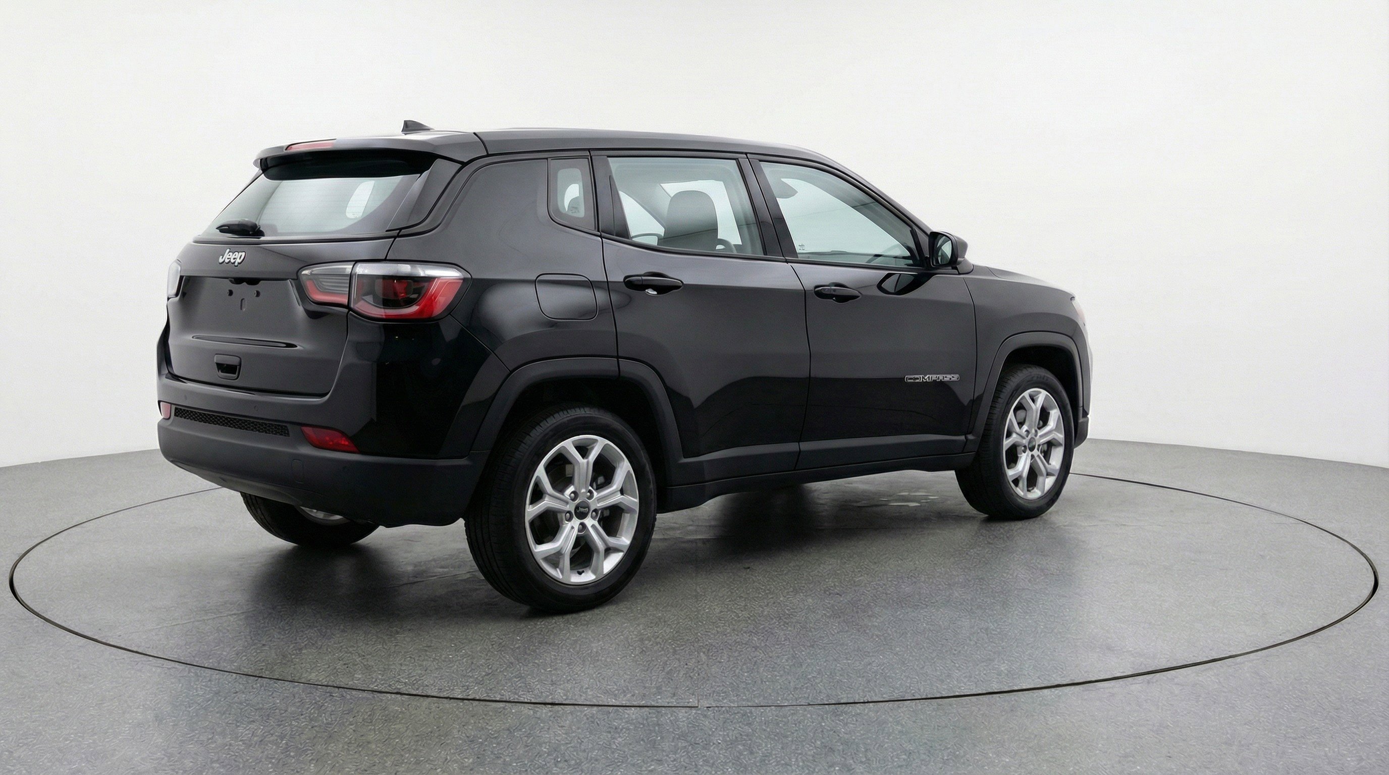 Used 2025 Jeep Compass Latitude image 9