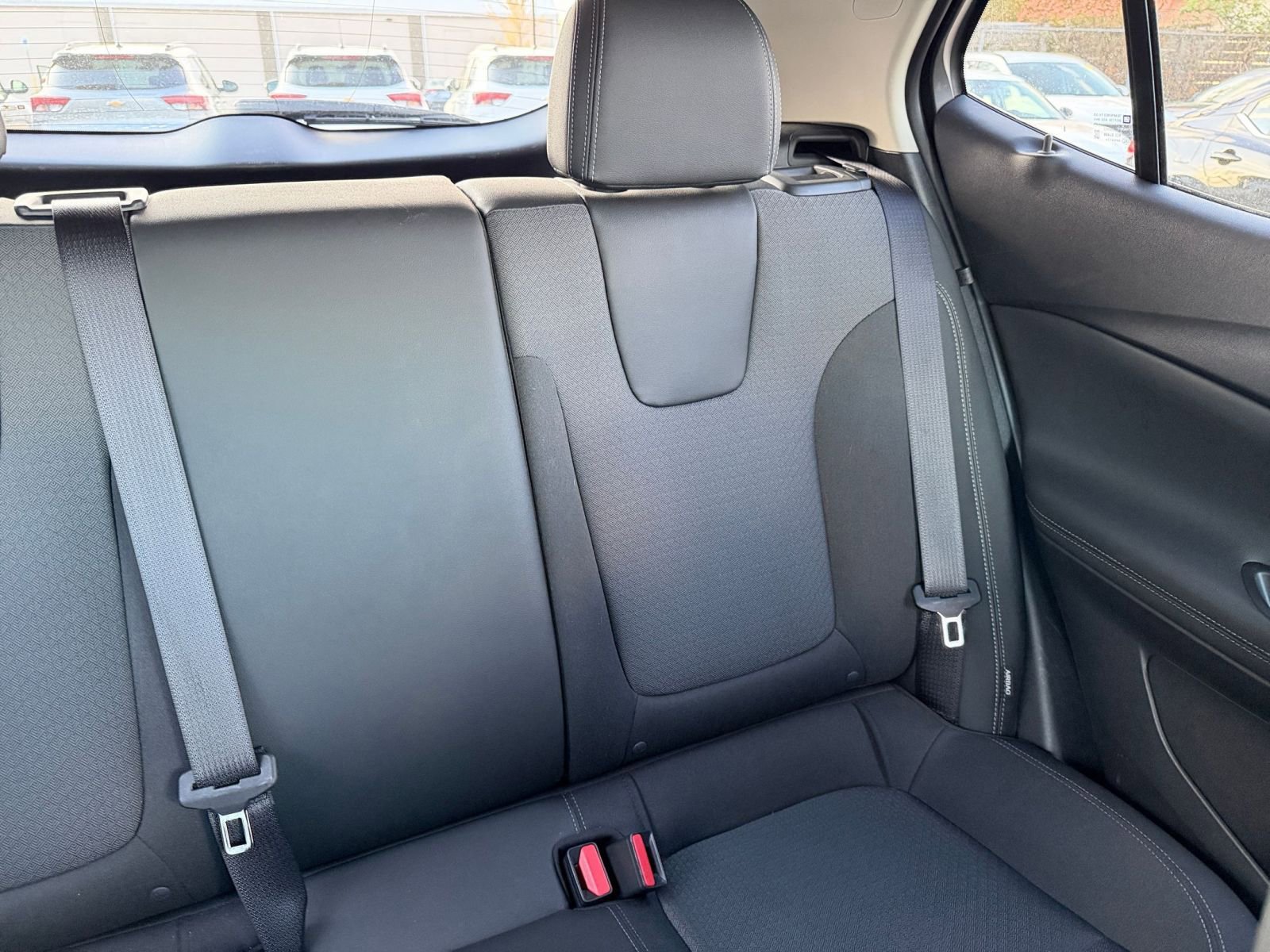 Used 2025 Buick Encore GX Preferred image 36