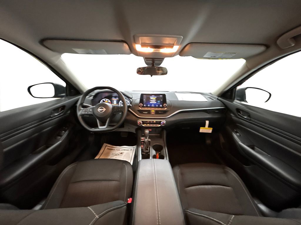Used 2025 Nissan Altima 2.5 S image 9