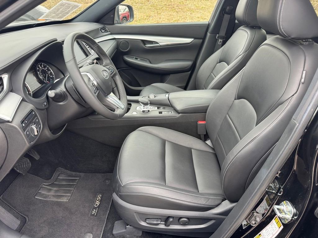 Used 2021 INFINITI QX50 Luxe w/ Appearance Package AWD/4WD image 8