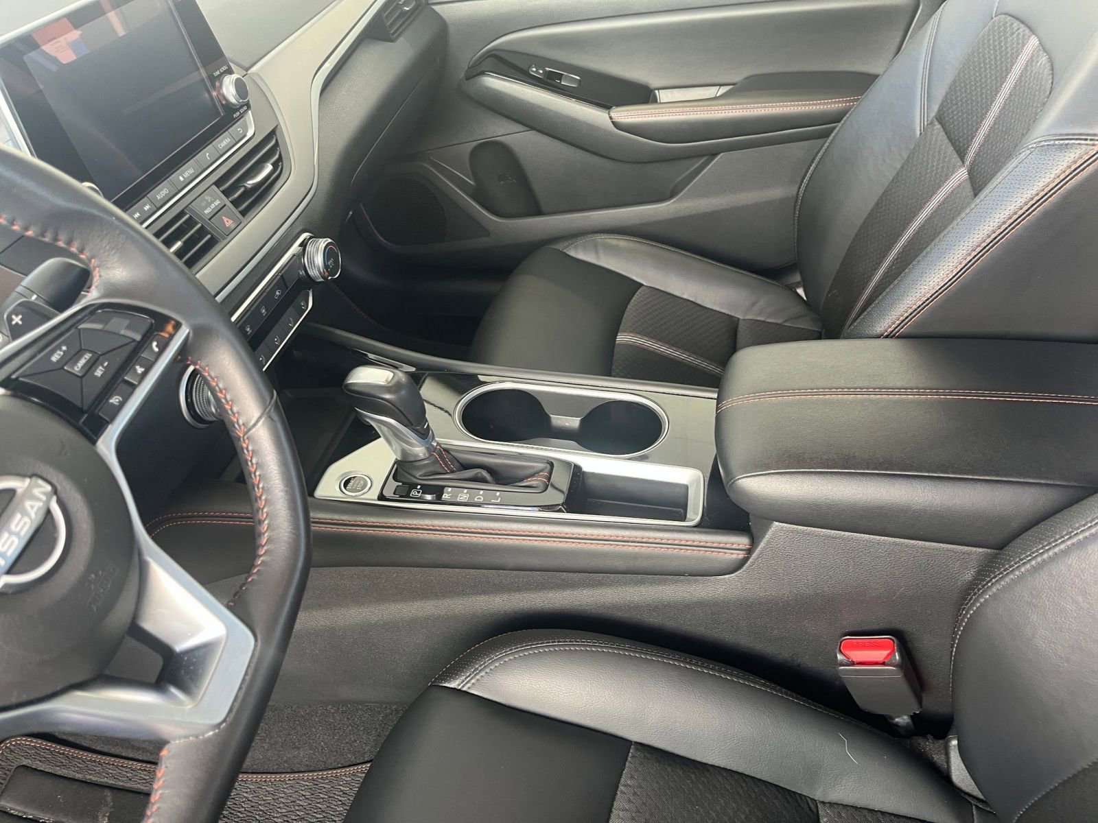 Used 2025 Nissan Altima 2.5 SR image 41