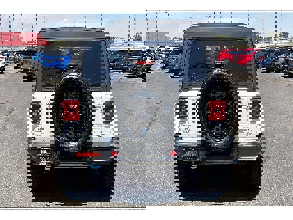 Used 2022 Jeep Wrangler Unlimited Sahara image 4