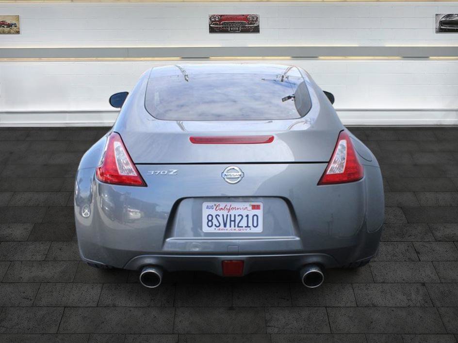 Used 2016 Nissan 370Z Coupe RWD image 5