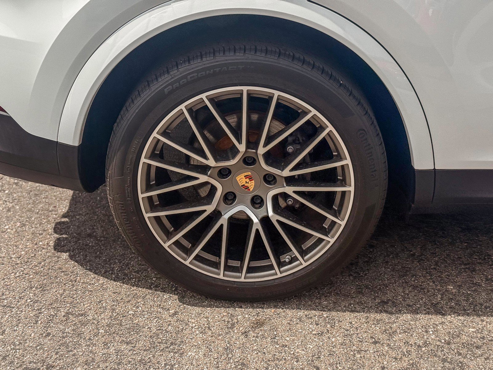 Used 2023 Porsche Cayenne Platinum Edition image 11