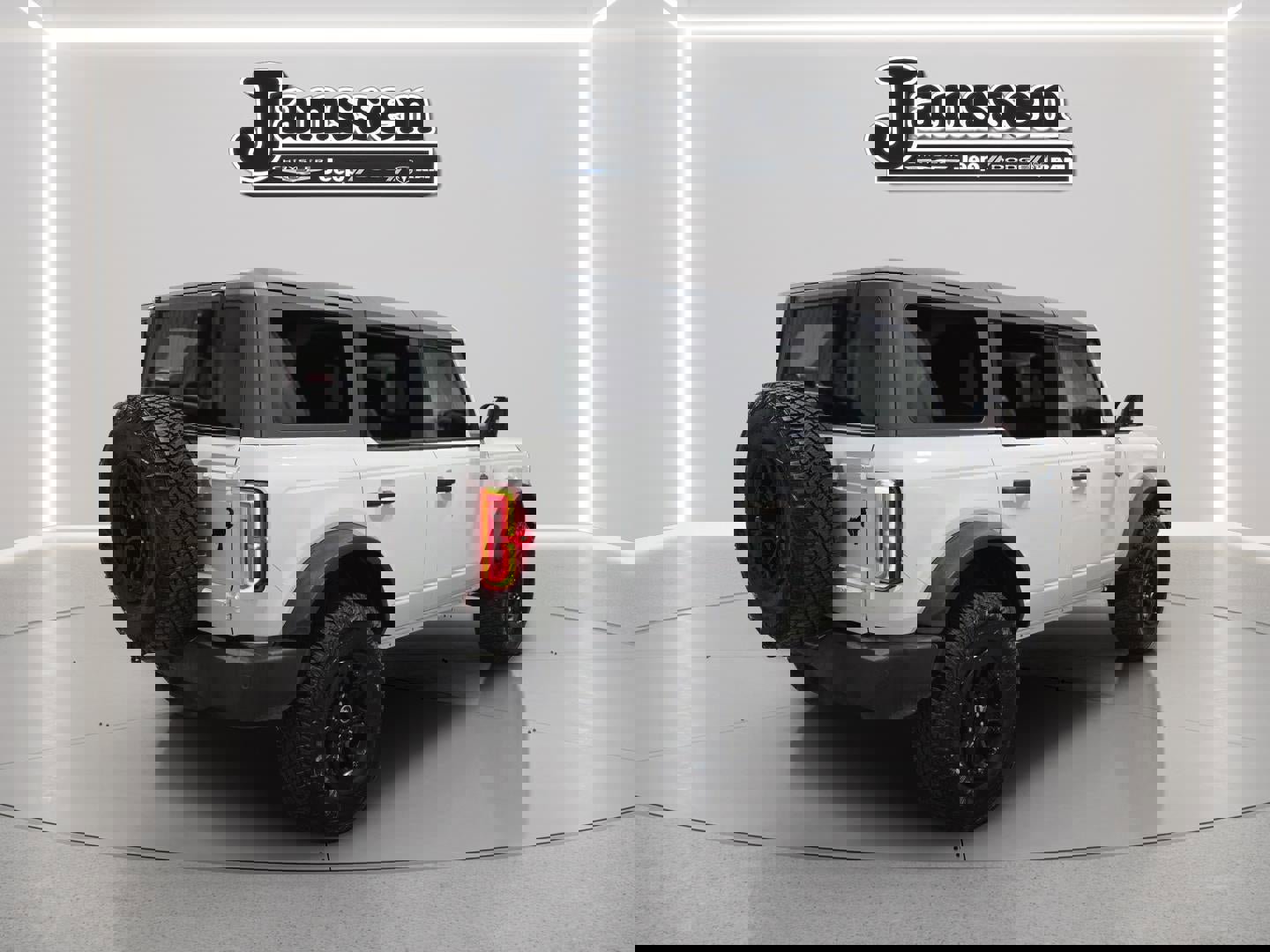 Used 2024 Ford Bronco Wildtrak image 5