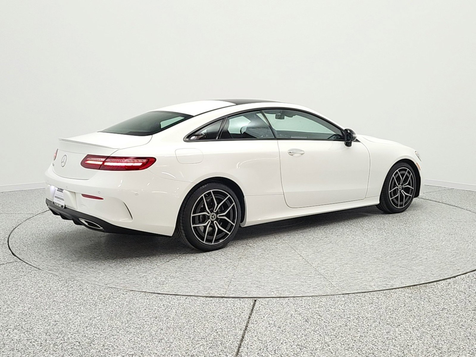 Used 2023 Mercedes-Benz E 450 Coupe image 5