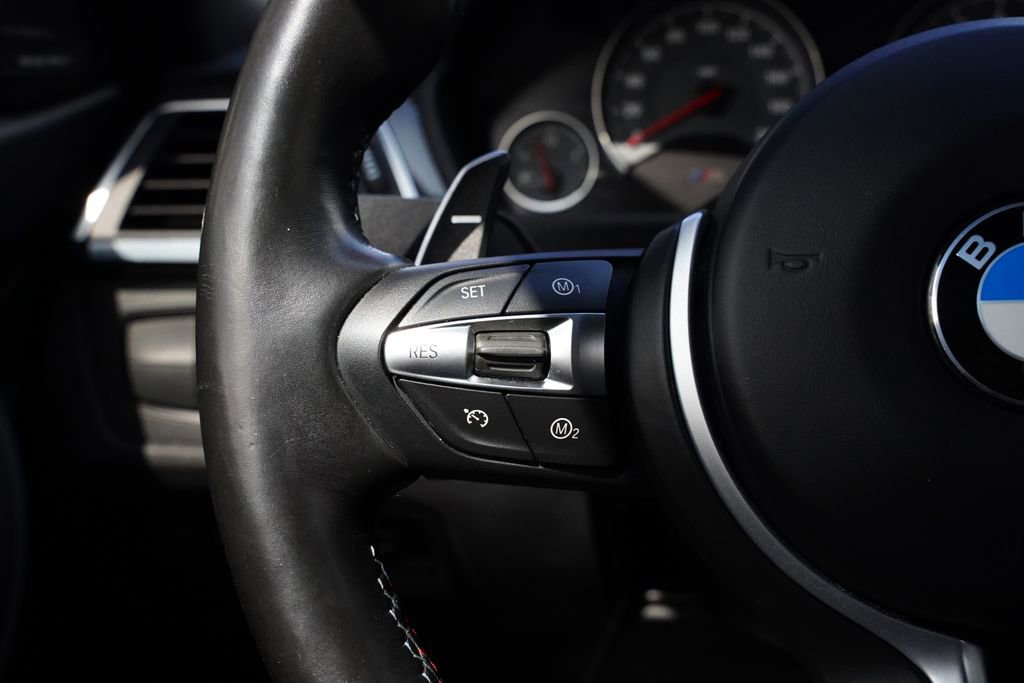 Used 2018 BMW M4 Coupe RWD image 31
