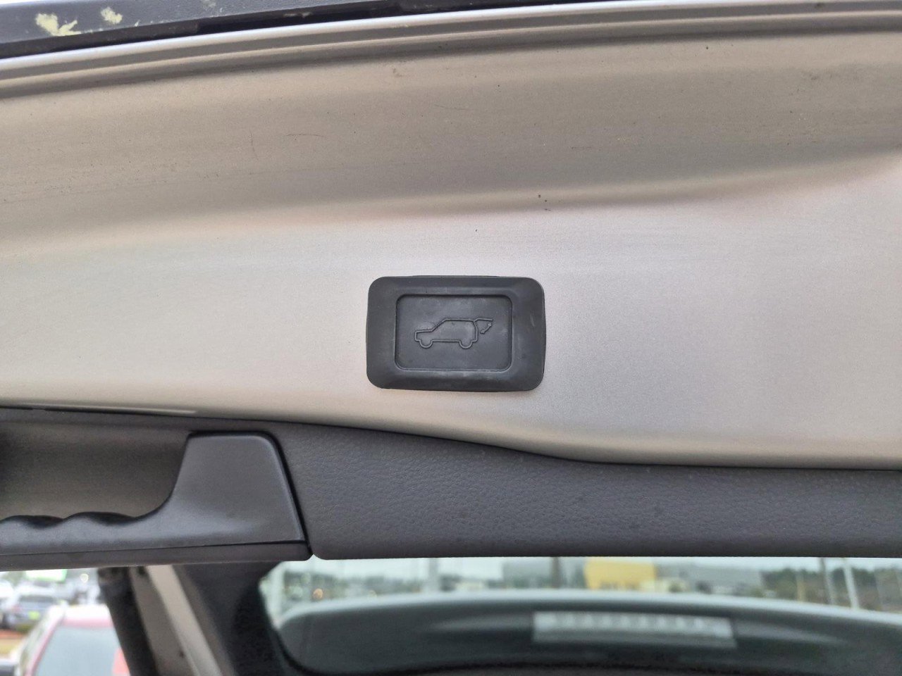 Used 2023 Toyota RAV4 XLE w/ Convenience Package image 10