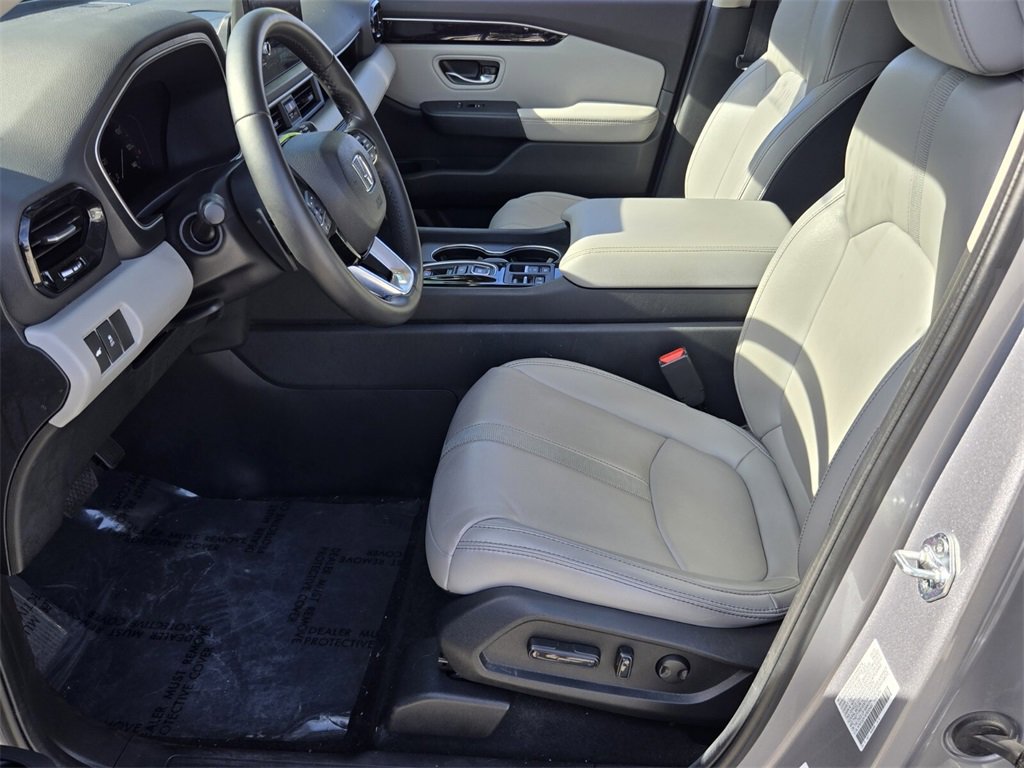 Used 2023 Honda Pilot Touring image 10