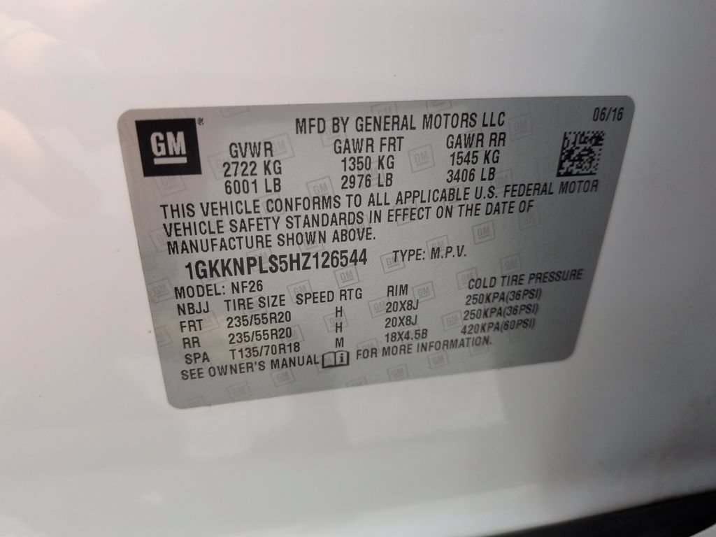 Used 2017 GMC Acadia Denali w/ Technology Package FWD image 29