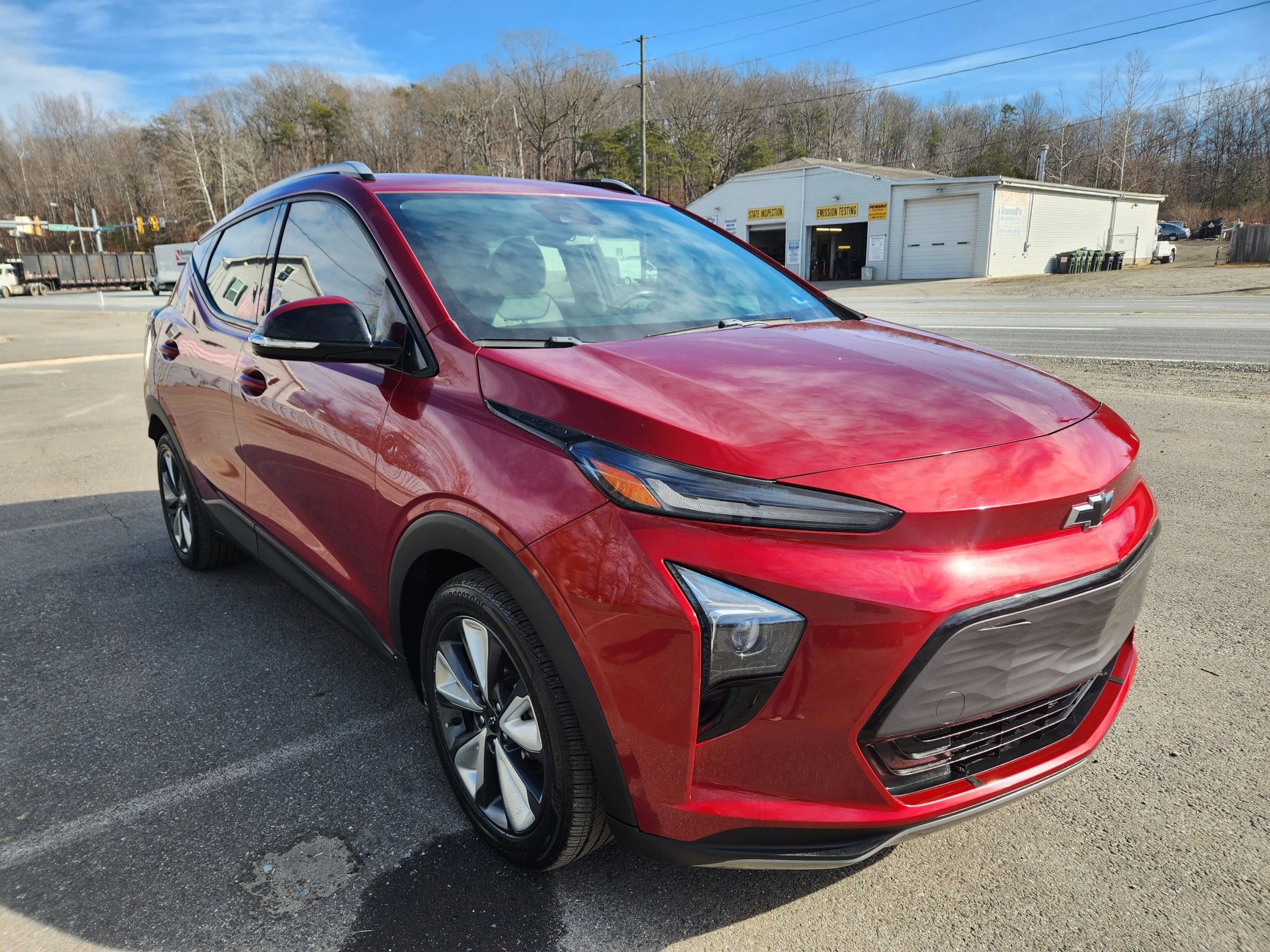 Used 2022 Chevrolet Bolt EUV LT w/ Convenience Package image 3