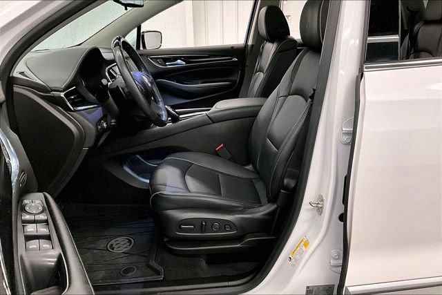 Used 2021 Buick Enclave Avenir w/ Avenir Technology Package FWD image 23