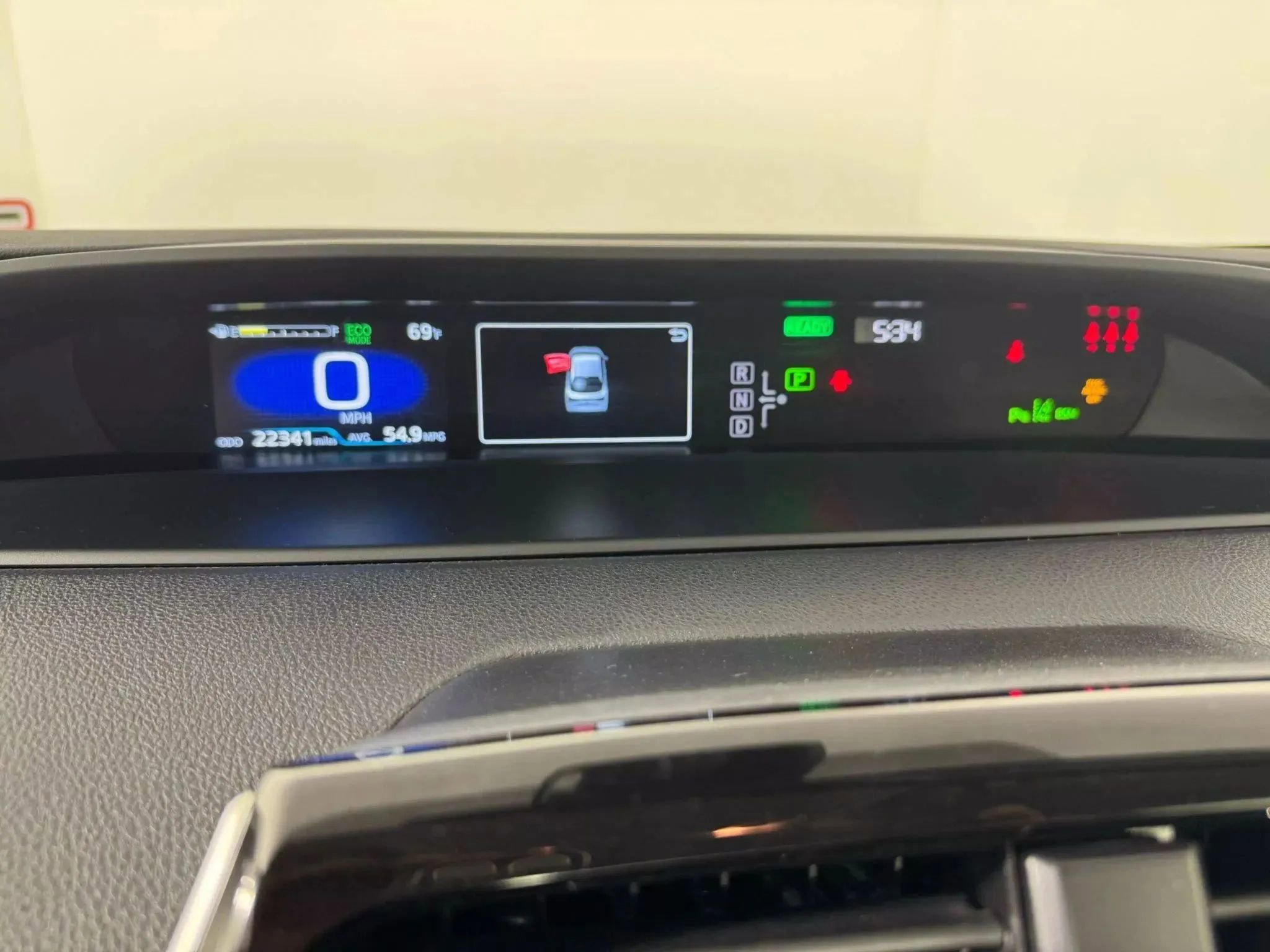 Used 2022 Toyota Prius LE FWD image 15