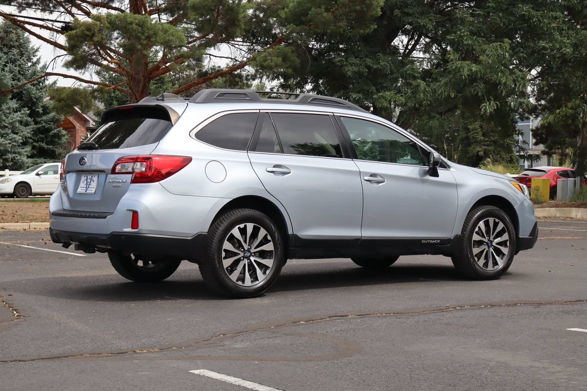 Used 2017 Subaru Outback 3.6R Limited AWD/4WD image 5