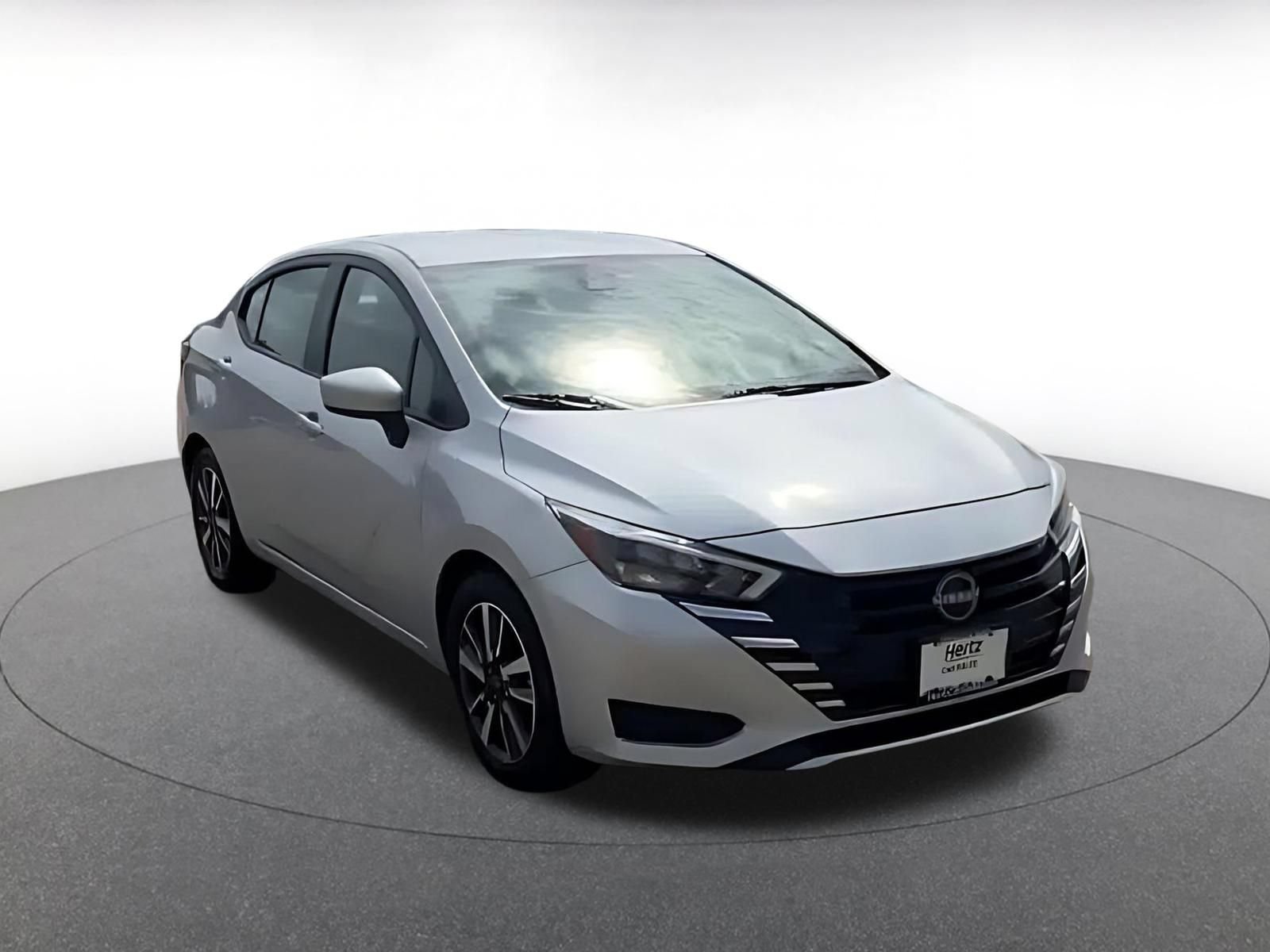 Used 2025 Nissan Versa SV FWD image 3