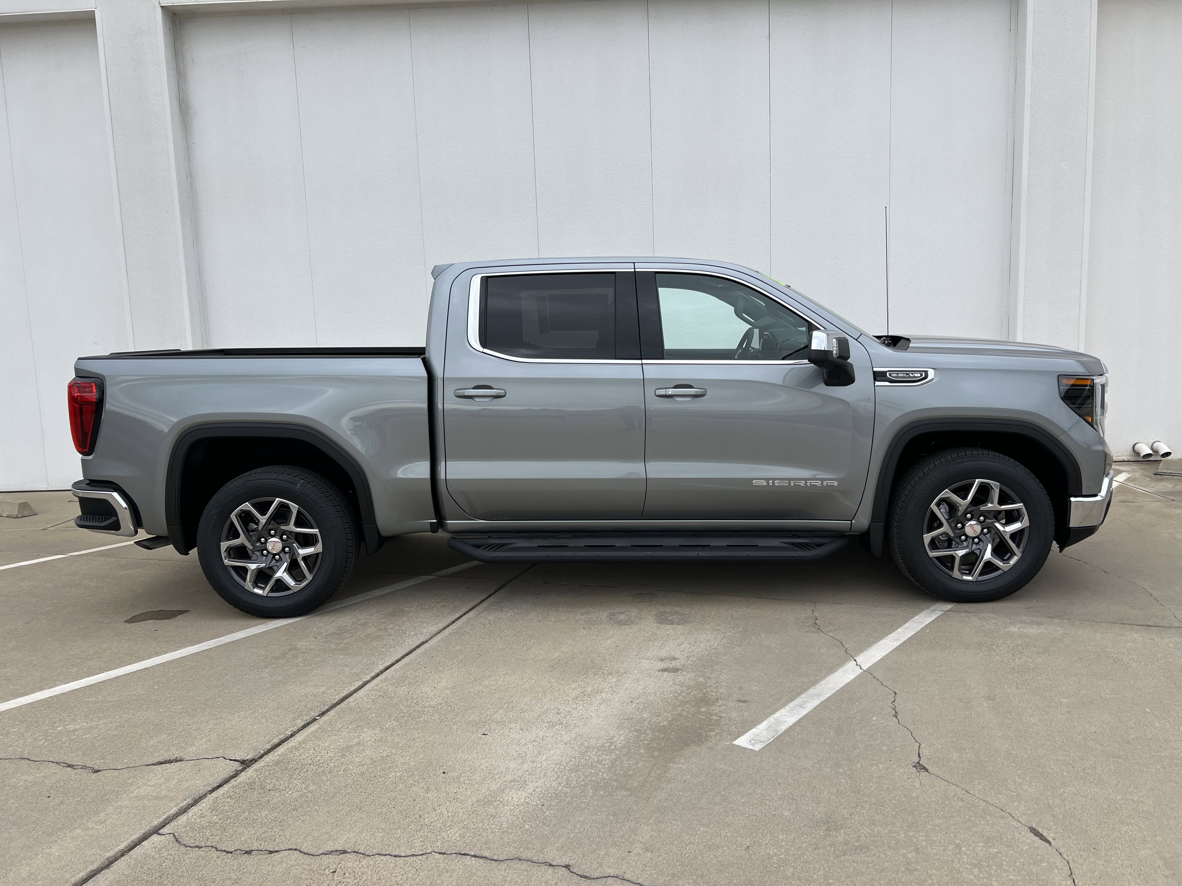 New 2026 GMC Sierra 1500 SLE w/ Preferred Package image 6