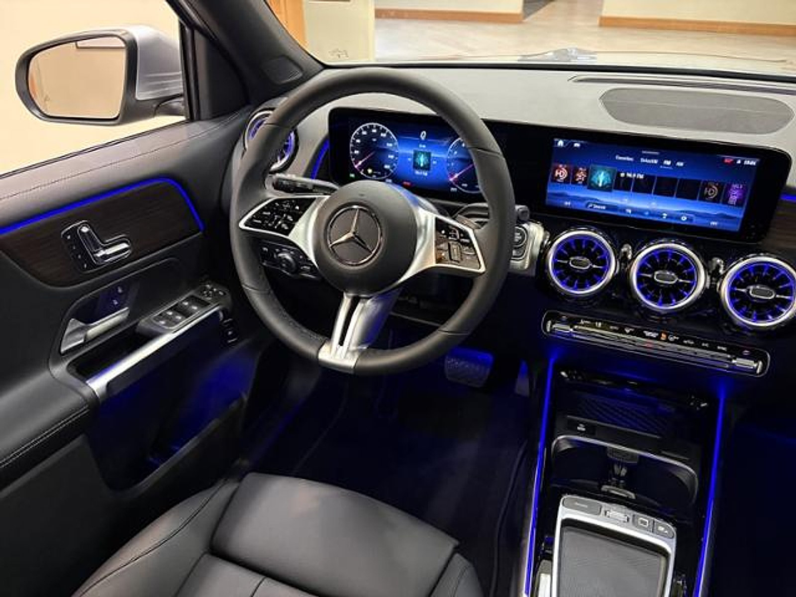 New 2026 Mercedes-Benz GLB 250 image 12