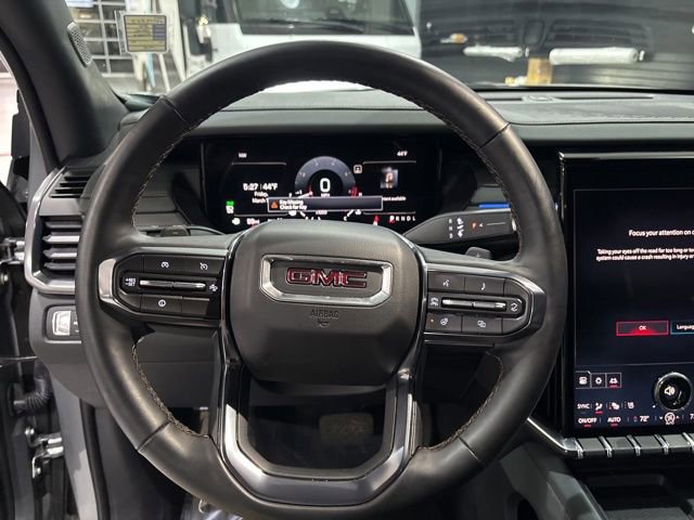 Used 2024 GMC Acadia AT4 w/ Luxury Package image 15