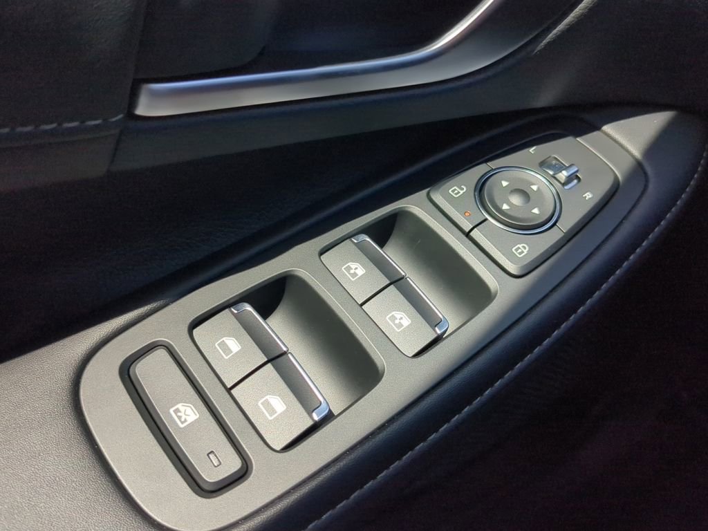 New 2025 Hyundai Sonata Limited image 11