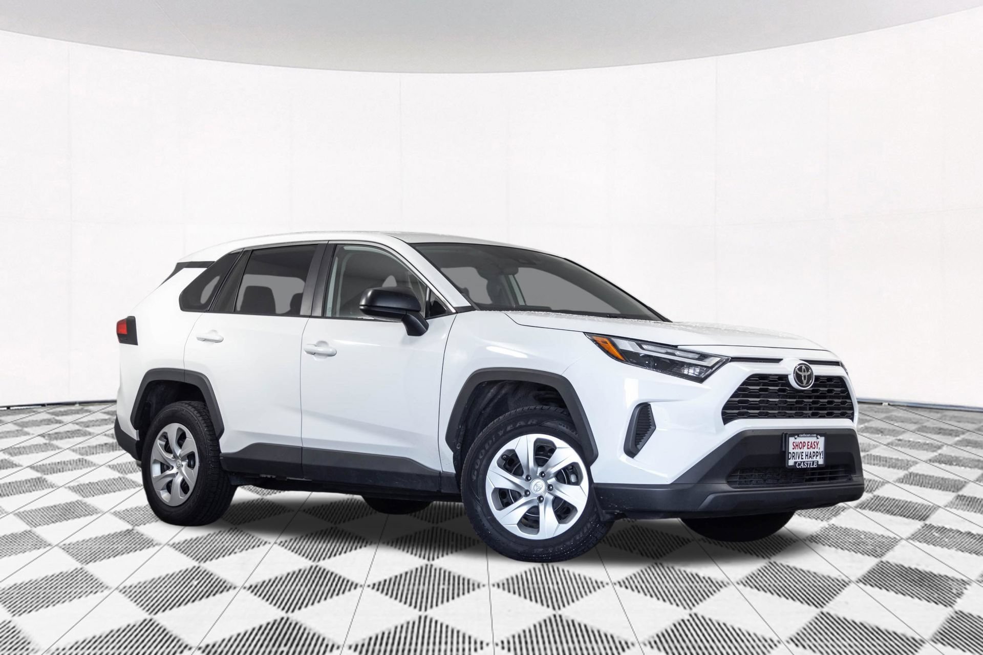 Used 2023 Toyota RAV4 LE AWD/4WD image 2