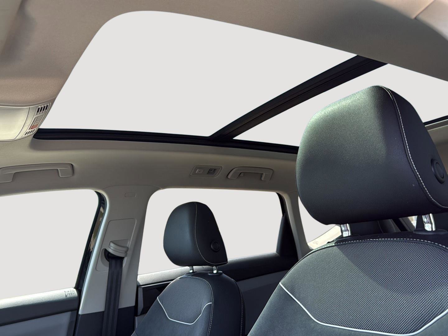 Used 2023 Volkswagen Taos SE image 21