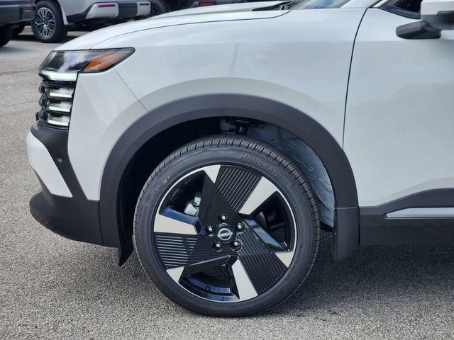New 2025 Nissan Kicks SR FWD image 5