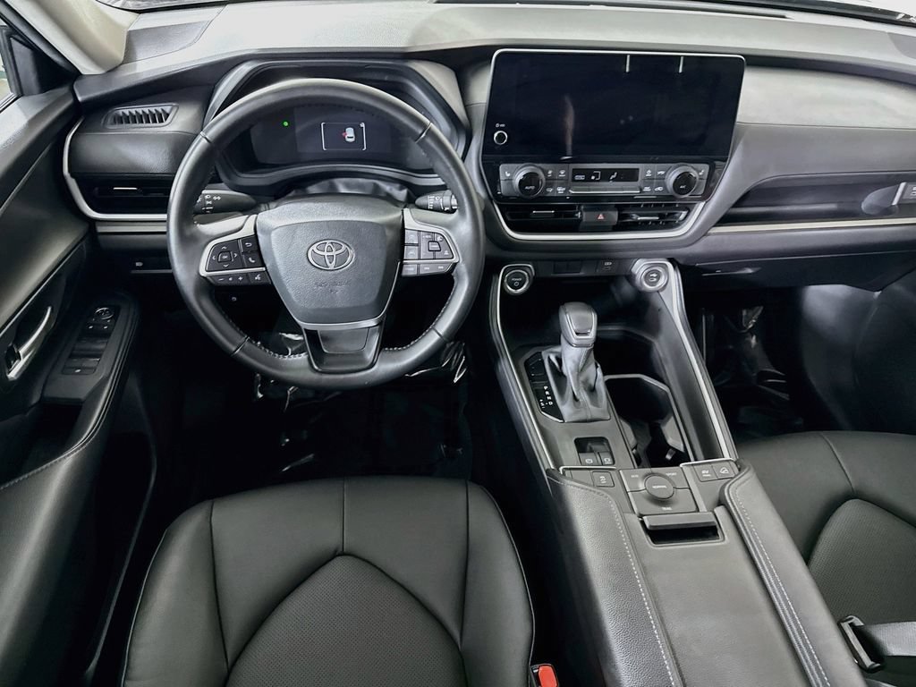 Certified 2025 Toyota Grand Highlander AWD Hybrid image 4