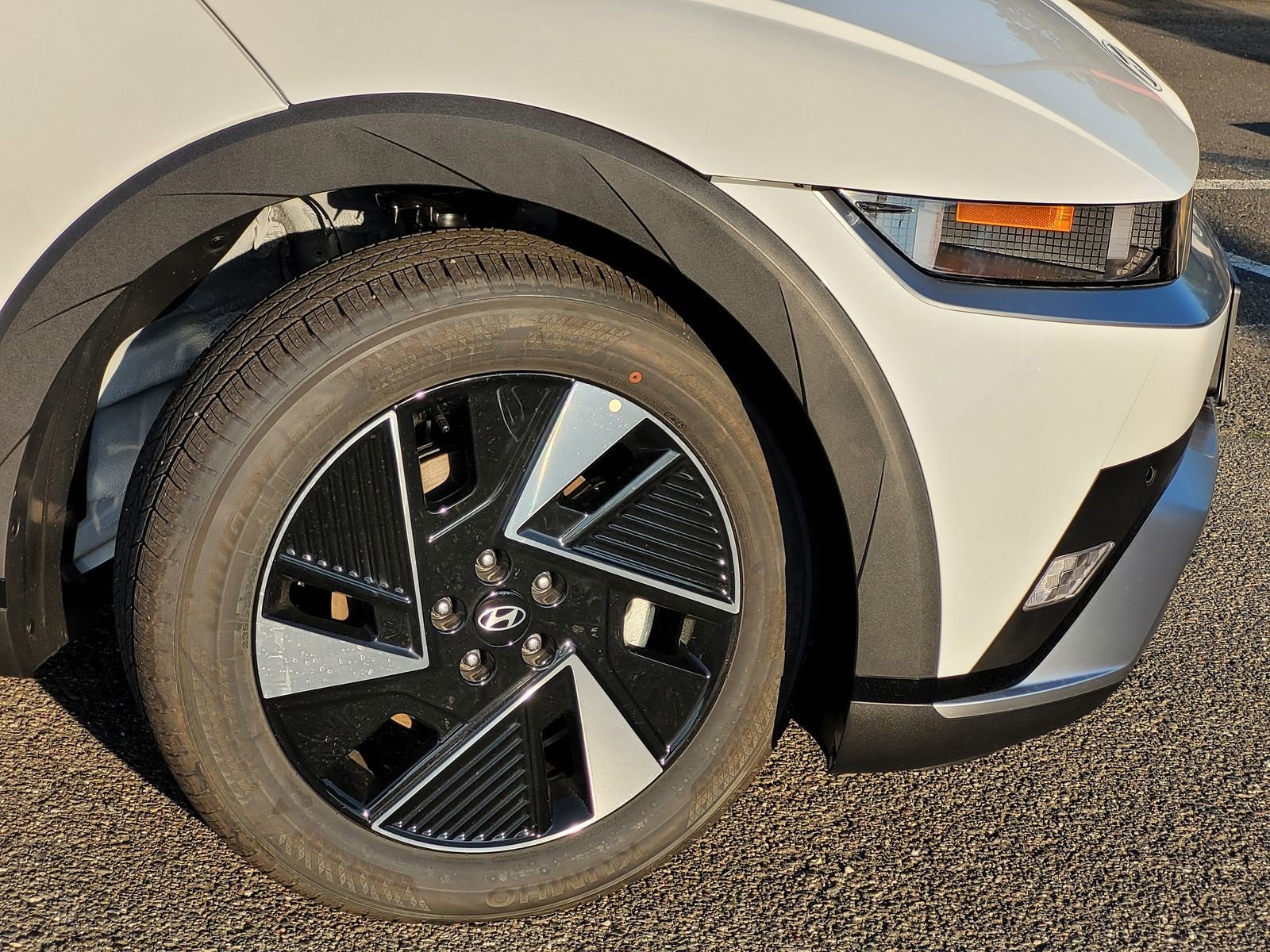 New 2026 Hyundai Ioniq 5 SEL image 3