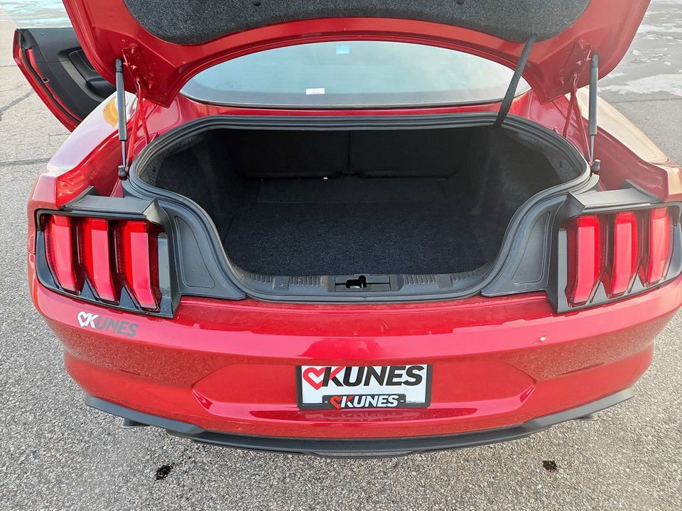 Used 2020 Ford Mustang EcoBoost image 30