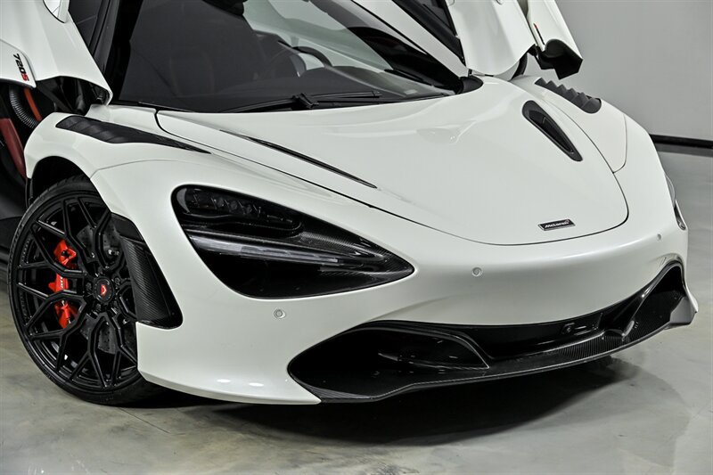 Used 2018 McLaren 720S RWD image 2