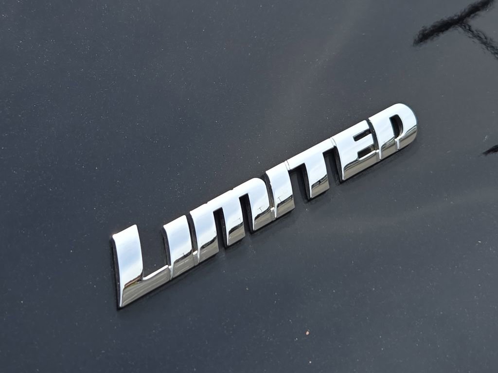 Used 2019 Toyota 4Runner Limited AWD/4WD image 11