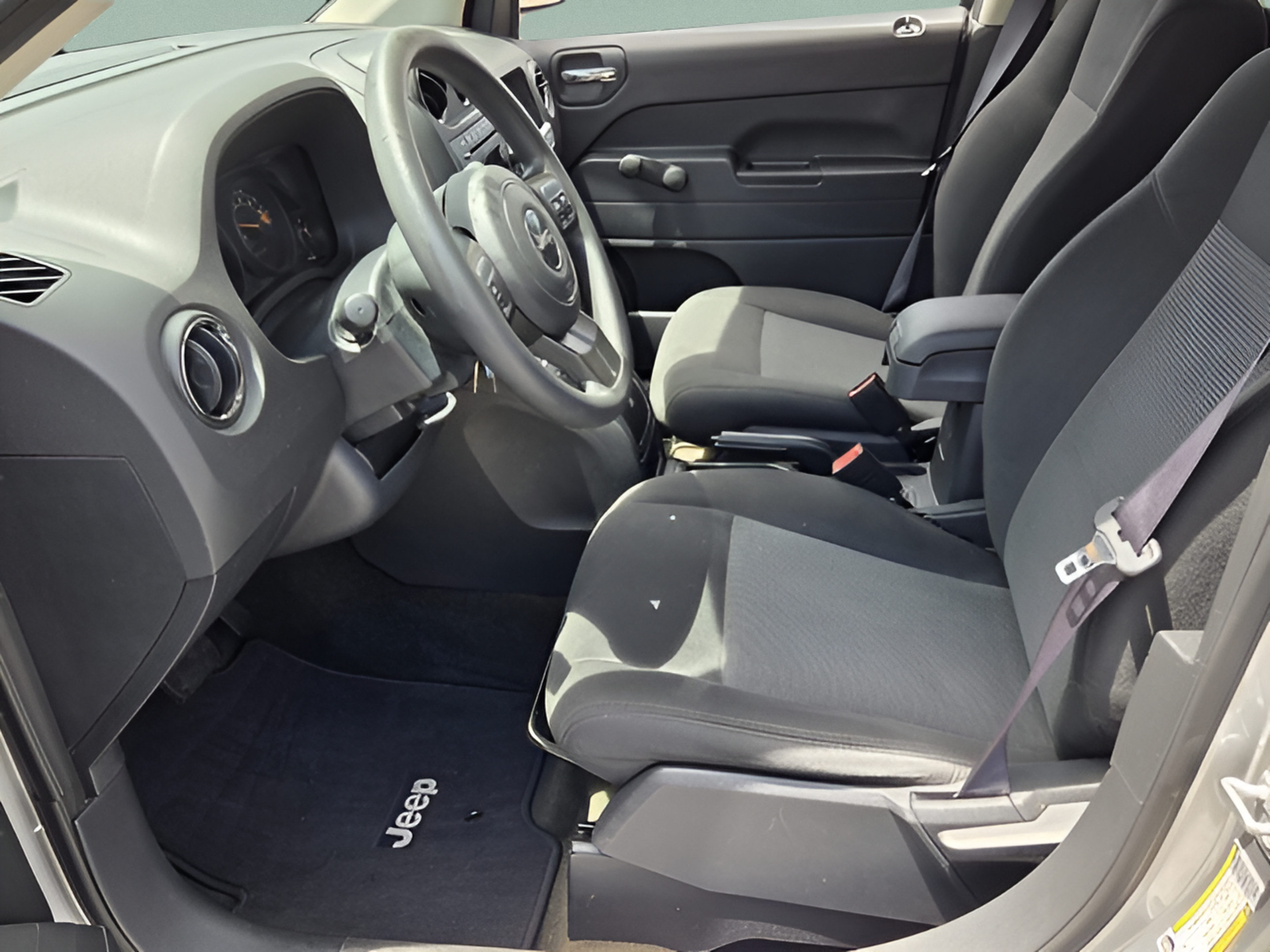 Used 2016 Jeep Compass Sport FWD image 9