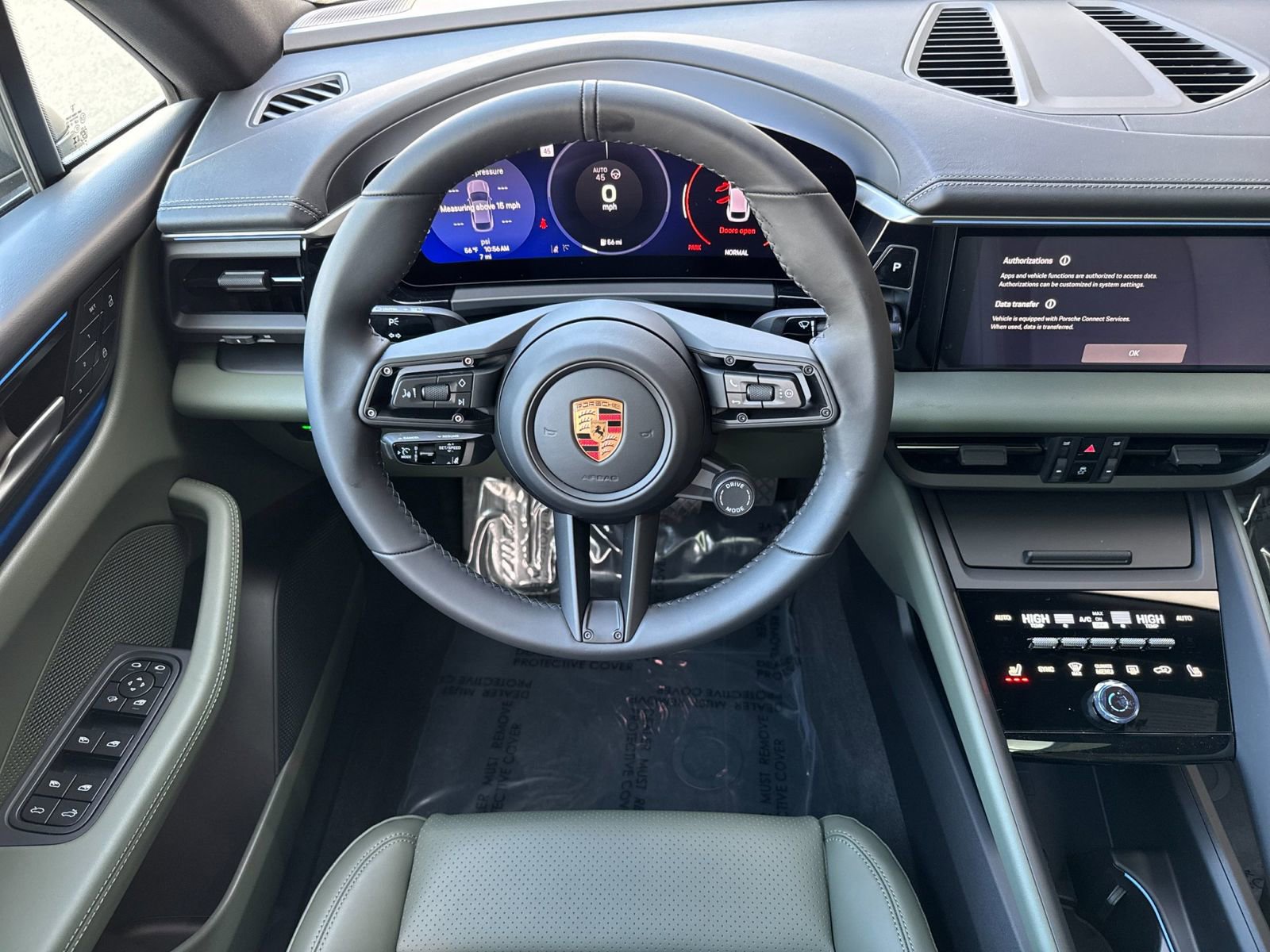 New 2025 Porsche Macan Electric image 16