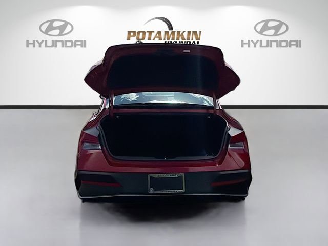 Certified 2025 Hyundai Elantra SEL FWD image 24