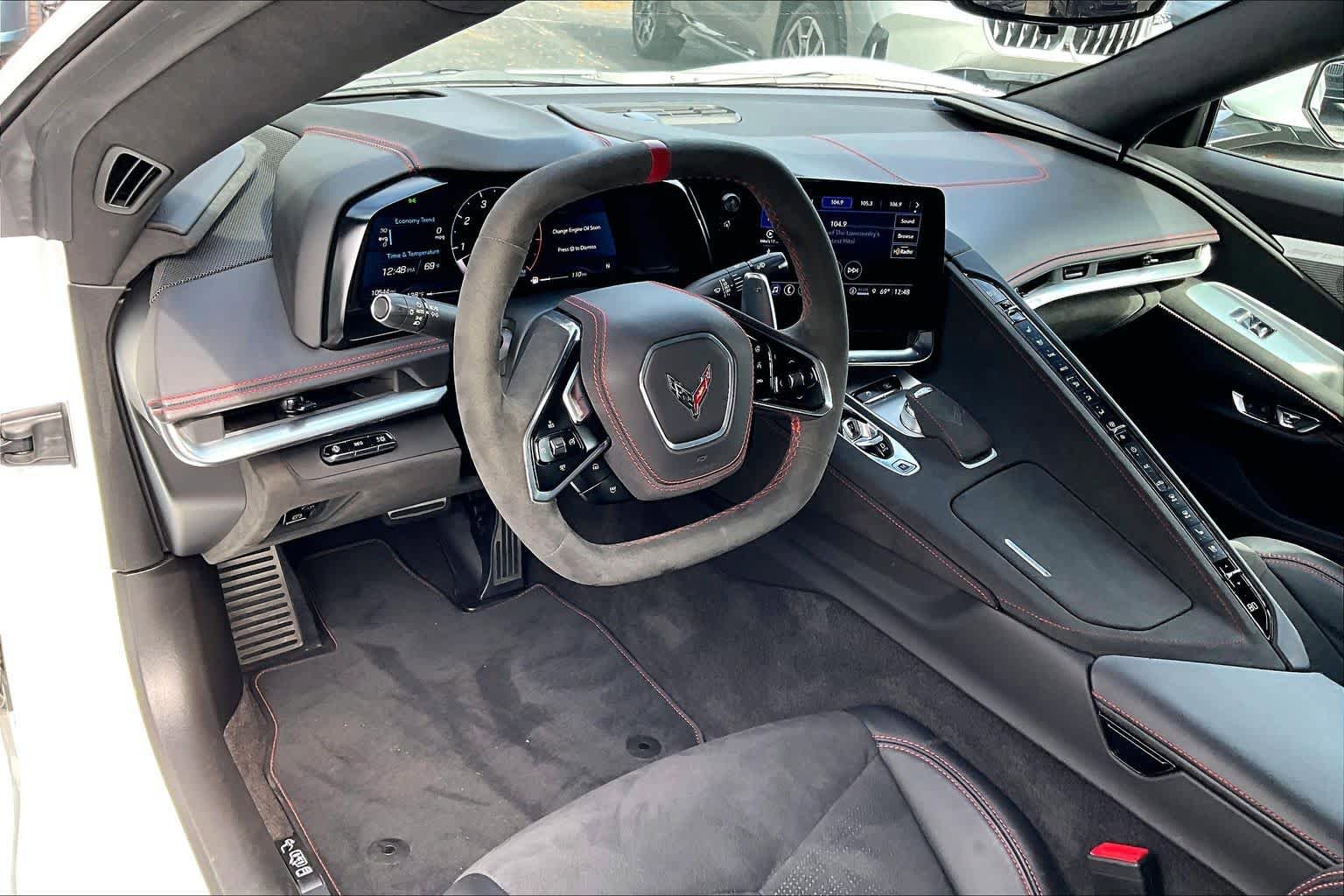 Used 2022 Chevrolet Corvette Stingray Premium Cpe w/ Engine Appearance Package image 18