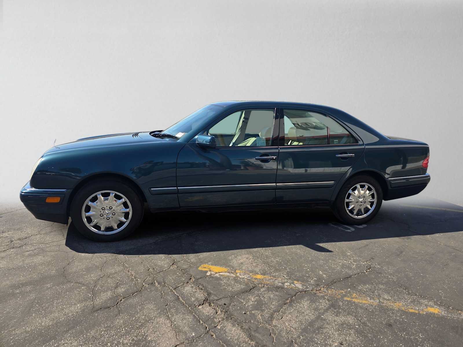 Used 1999 Mercedes-Benz E 320 Sedan image 6