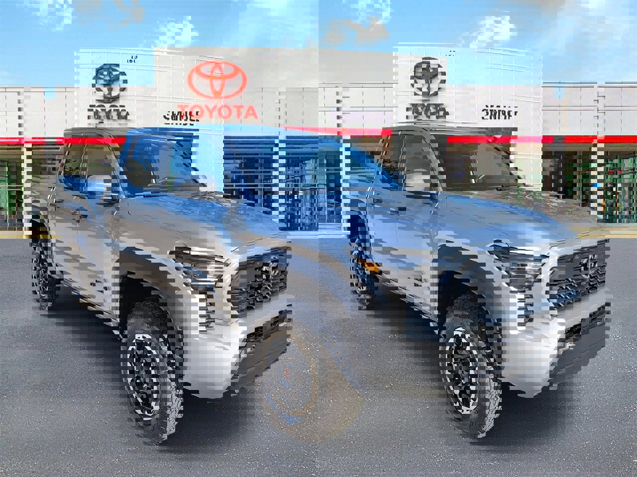 Used 2025 Toyota Tacoma TRD Off-Road image 2