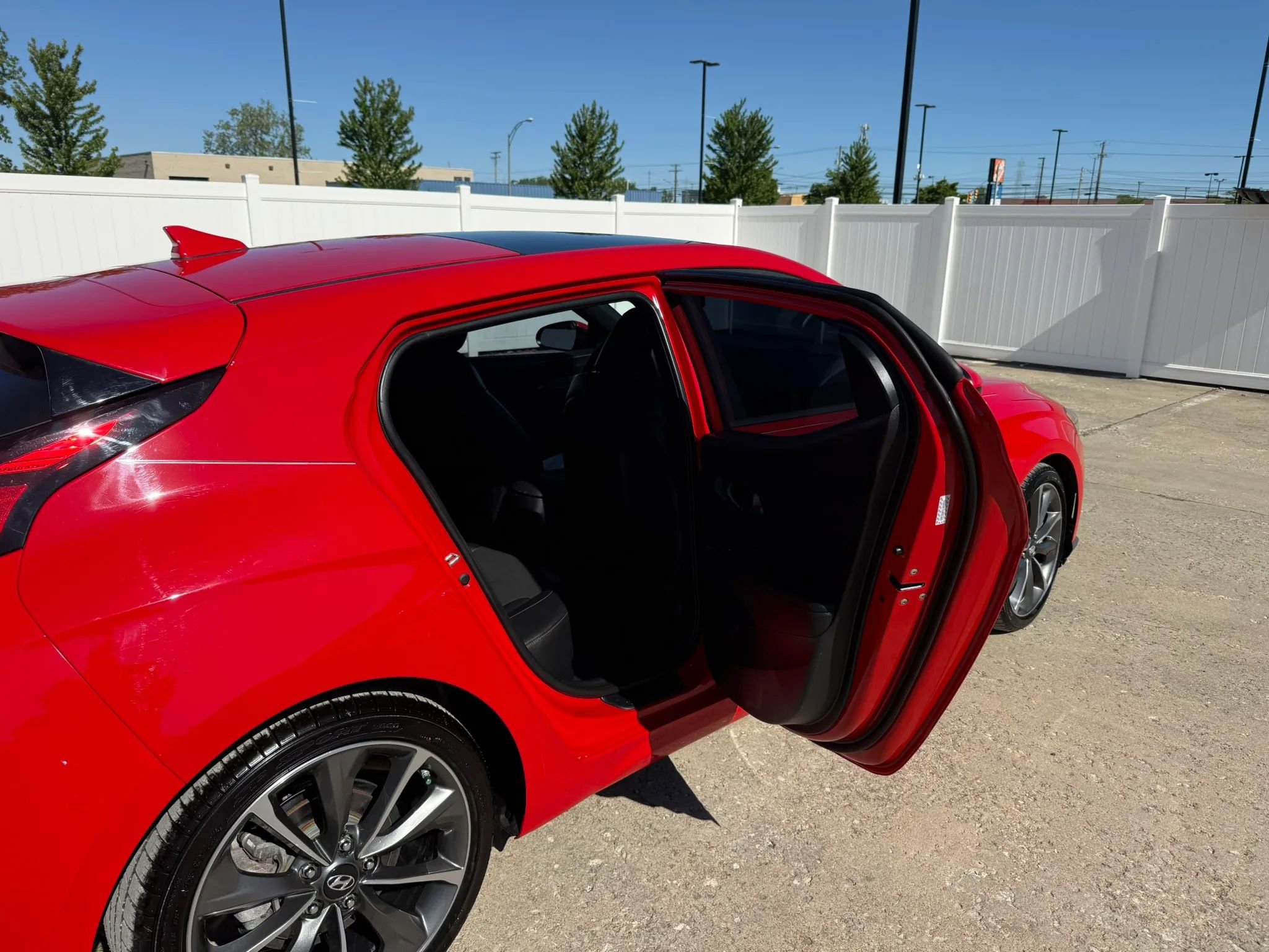 Used 2020 Hyundai Veloster 2.0 Premium FWD image 17
