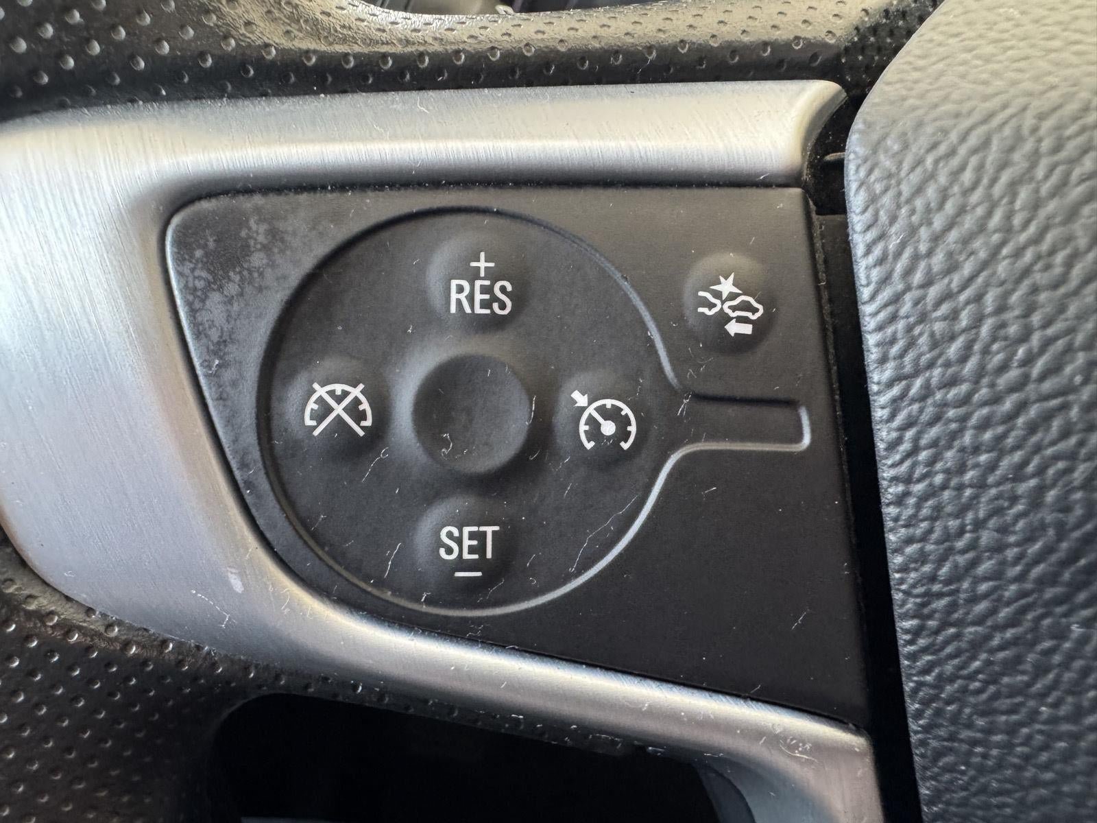 Used 2024 GMC Terrain SLE AWD/4WD image 14